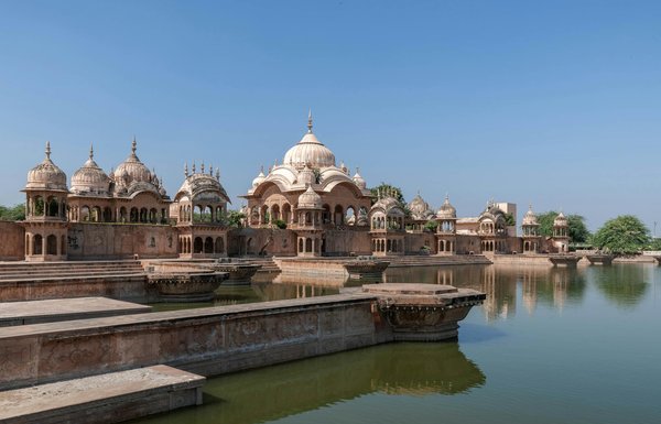 Quels sont les meilleurs itinéraires pour une randonnée à travers les forêts de l'île de la Réunion : équipements et conseils ?