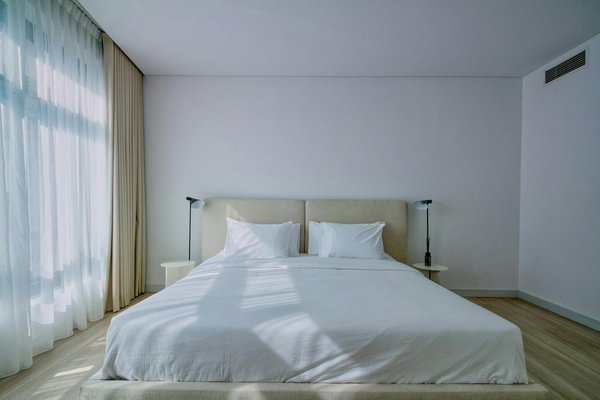 Comment choisir une croisière proposant des excursions pour observer les licornes de mer (narvals) en Arctique?